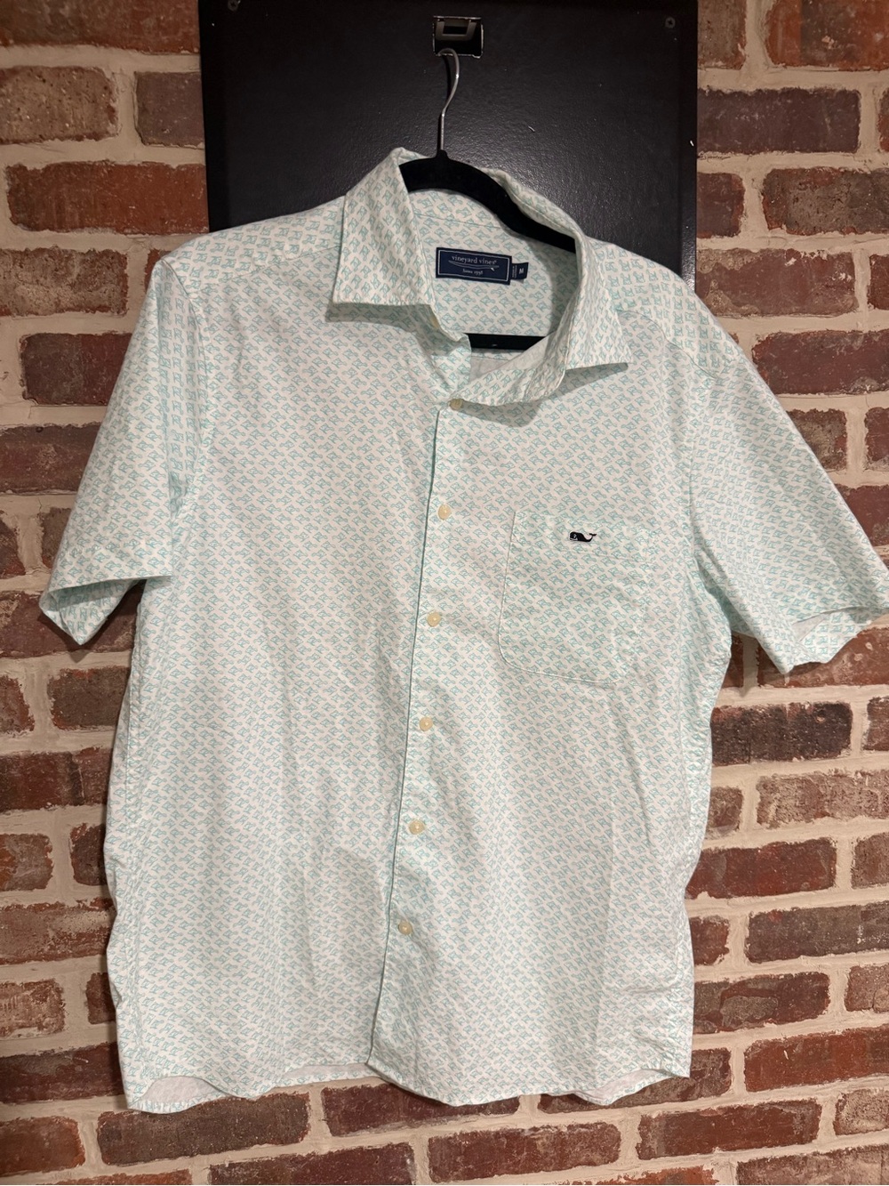 NWOT Vineyard Vines Men's Short Sleeve Button-Down Shirt in Mint fish Pattern